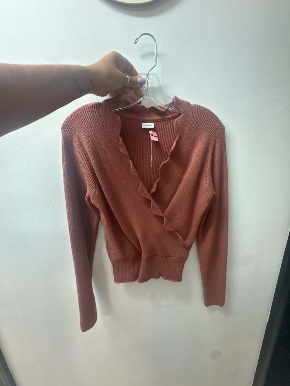 Women's Scallop V-Neck Sweater - LASCANA - Clay Solid 12/14 : ,